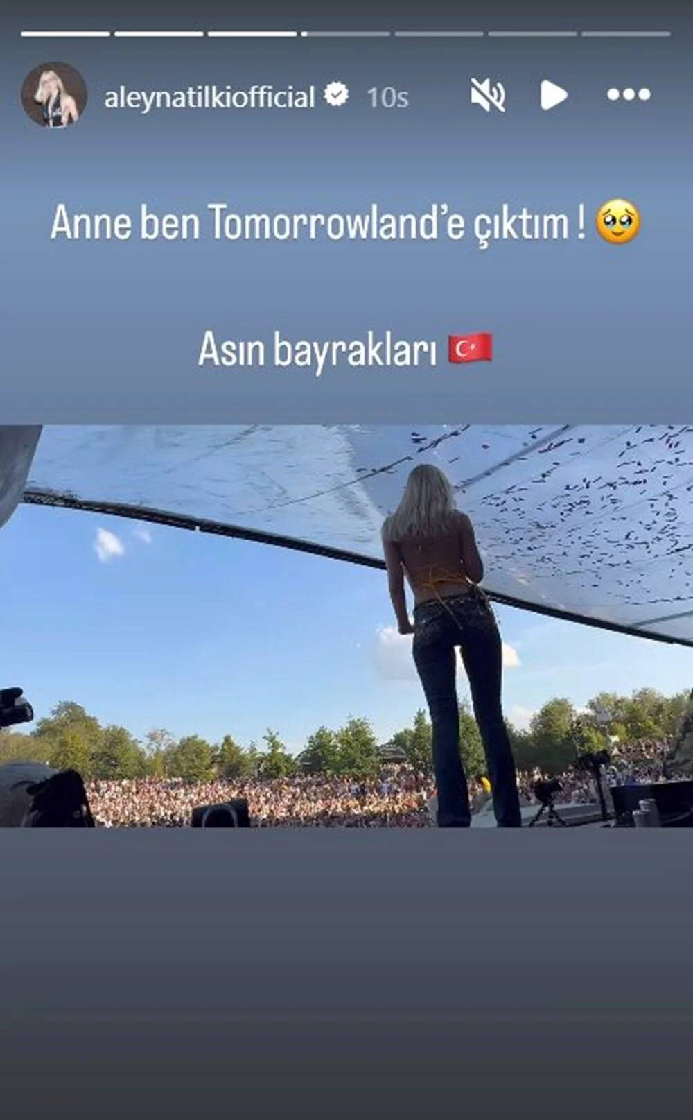 Aleyna Tilki, Tomorrowland’de Sahne Aldı ve Hayranlarını Coşturdu