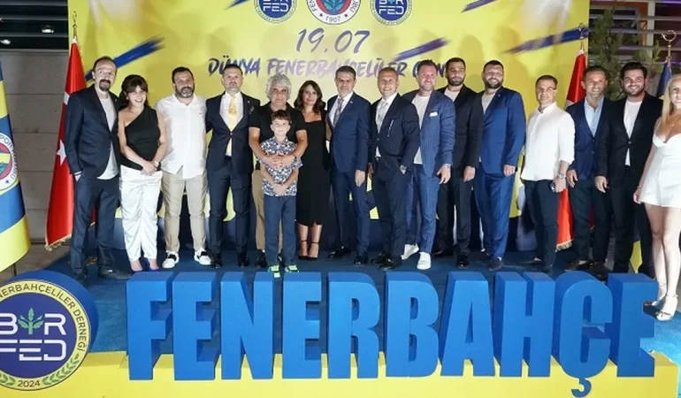 birlesik-fenerbahcelilerden-ankarada-muhtesem-kutlama-xXXZgVwq.webp