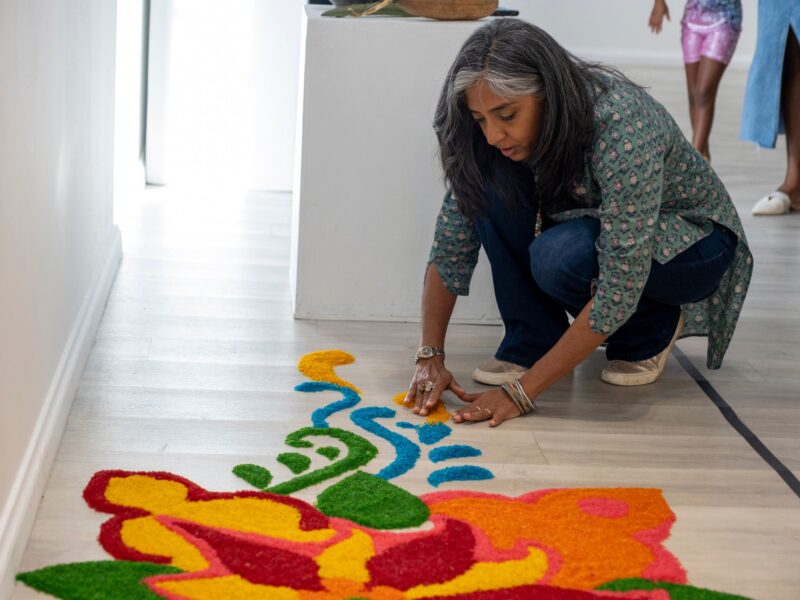 İndentüreş Geleneğinin İzinde: Geçmişin ve Kimliğin Hayaletleriyle Sanat Yolculuğu