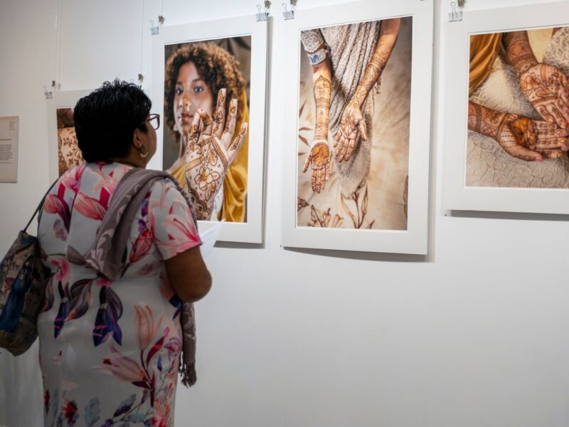 İndentüreş Geleneğinin İzinde: Geçmişin ve Kimliğin Hayaletleriyle Sanat Yolculuğu