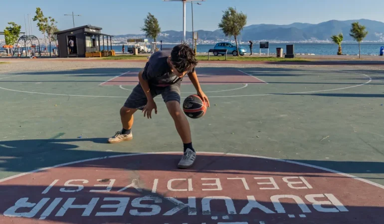 izmirde-sporun-onundeki-engelleri-kaldiriyor-3djvEfdw.webp