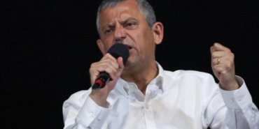 ozgur-ozelden-orman-yanginlarina-elestiri-iktidarin-yetersizligi-gun-yuzune-cikti-JYI4wVmm.jpg