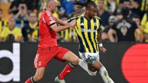 fenerbahce-portekize-turu-birakarak-zorlu-bir-surece-girdi-INfsheaz.jpg