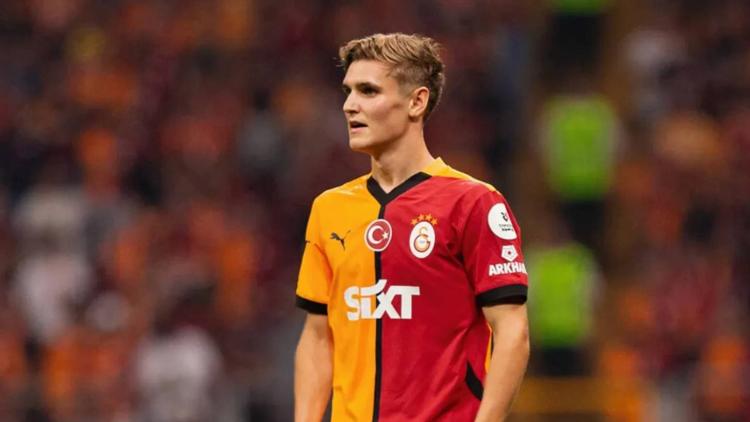 galatasaraydan-elias-jelert-icin-southamptona-gecici-transfer-ve-satin-alma-opsiyonu-aciklandi-y123d8fq.jpg