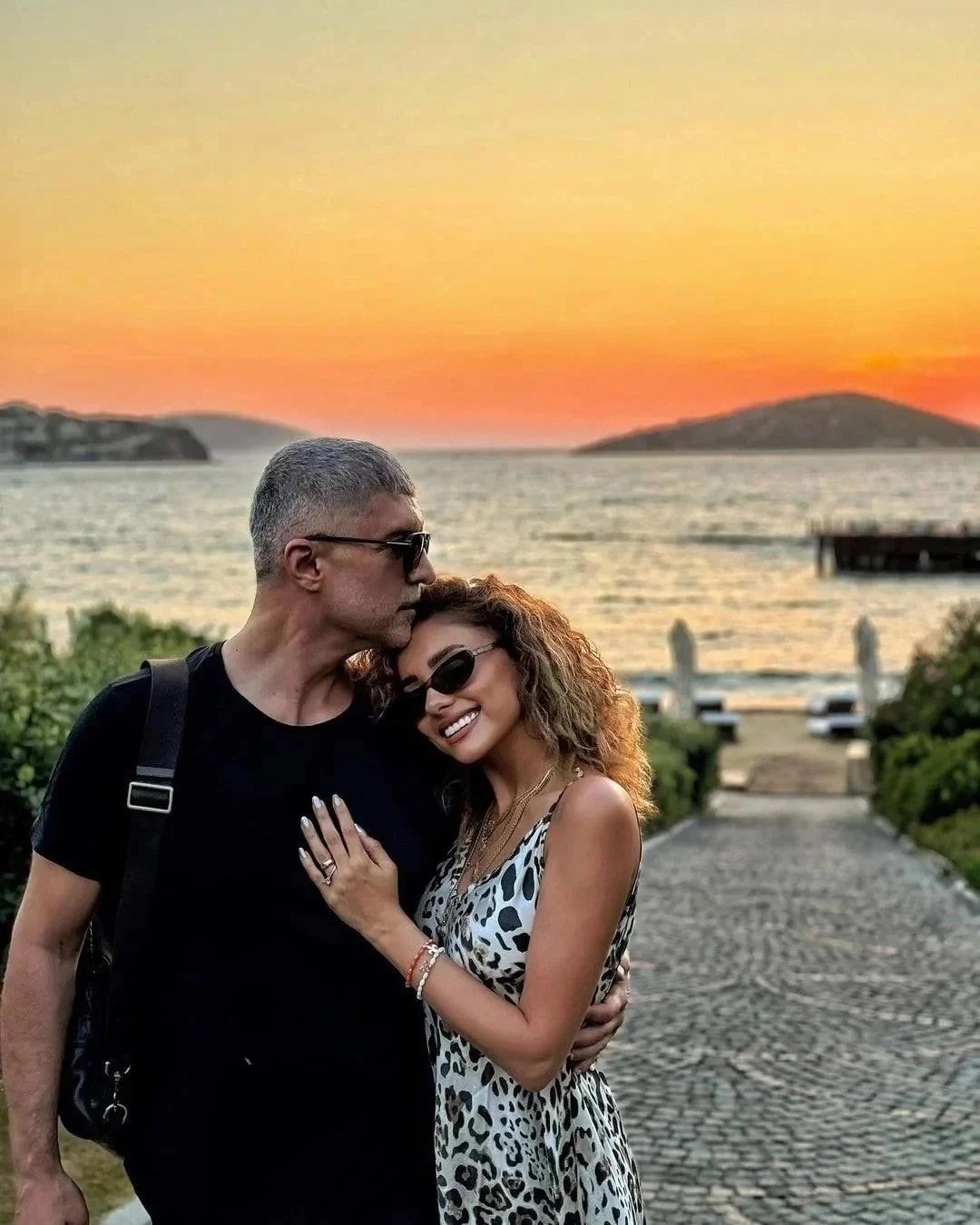 Göstermelik doğum günü kutlaması
