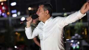 ozgur-ozel-milleti-soyup-zenginlesmenize-aldanmayin-sandik-geliyor-9tCX7Pnt.jpg