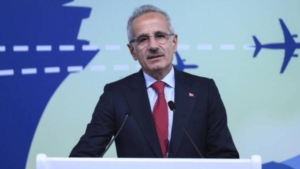 ulastirma-bakani-uraloglundan-erken-secim-aciklamasi-mNQF1gG1.jpg