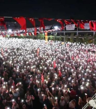chp-istanbul-il-baskani-ve-yonetimi-gorevden-alindi-yeni-yonetim-ve-miting-detaylari-YWfvYAQn.jpg