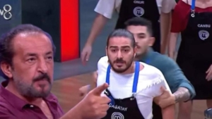 masterchef-turkiyede-gerginlik-suruyor-cagatay-ile-mehmet-yalcinkaya-arasindaki-tansiyon-yukseldi-4RVOPXpf.jpg