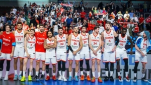 turkiye-a-milli-basketbol-takimi-eurobasket-2025-ceyrek-finalinde-polonyaya-karsi-mucadele-ediyor-dh3QZ7ei.jpg