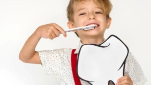 cocuklarda-flor-ve-dis-macunu-guvenligi-dogru-secim-icin-altin-kurallar-iQ35aPpa.jpg