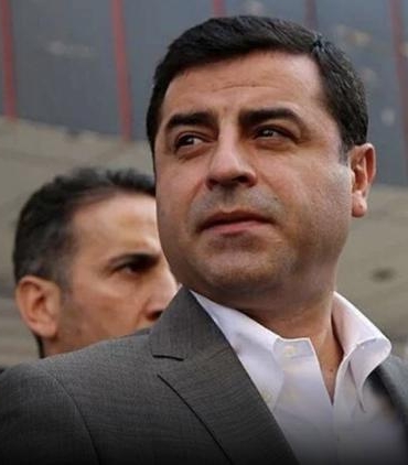 demirtas-icin-tahliye-basvurusu-avukatlar-yeniden-inceleme-talebiyle-harekete-gecti-9viWbkvP.jpg