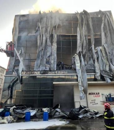 dilovasindaki-parfum-atolyesi-yanginiyla-ilgili-yeni-ifadeler-sigortasiz-calisma-ve-denetim-acigi-one-cikiyor-vh7whOQj.jpg