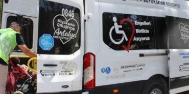 engelsiz-hizmet-araci-ile-kamu-ve-hastane-randevularinda-kolaylik-ozel-durumda-tasima-hizmeti-surduruyor-QP8HLLv2.jpg