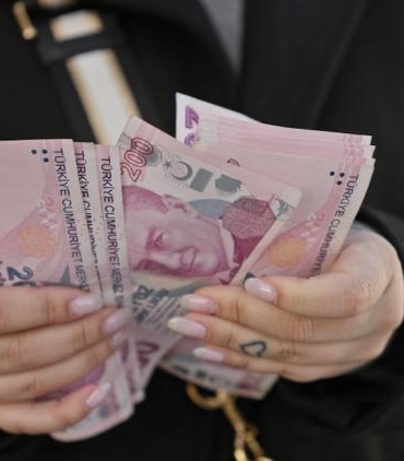 hsbc-raporunda-turkiyede-2025-asgari-ucretine-20-artis-beklentisi-ve-2026-enflasyon-tahmini-eHPNCz93.jpg