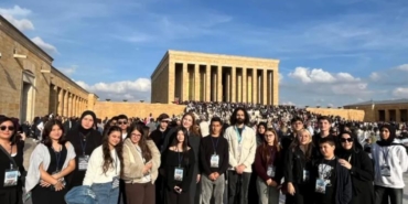 kucukcekmecede-400-genc-anitkabire-gitti-milli-bilinc-ve-baglilik-icin-unutulmaz-bir-gezi-3daHOXgv.jpg