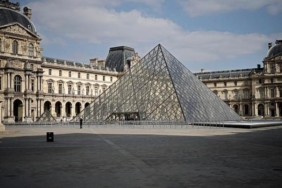 louvre-soygunu-adi-suclularin-eseri-88-milyon-euro-degerinde-mucevherler-calindi-FEVcZa84.jpg