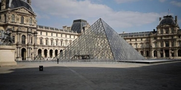 louvre-soygunu-adi-suclularin-eseri-88-milyon-euro-degerinde-mucevherler-calindi-FEVcZa84.jpg