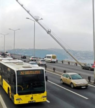 ukome-karariyla-metrobusler-fsm-koprusu-uzerinden-gecis-yapacak-ozel-gunlerde-kopru-trafigine-alternatif-rota-jNyYqkKr.jpg