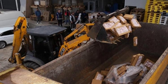 antalyada-bozulmus-etten-urunler-imha-edildi-25-ton-tavuk-urunu-piyasaya-surulmek-uzereydi-K1m1bKEv.jpg