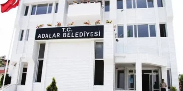 Adalar Belediye Başkanvekilliği Seçiminde AKP Adayına Oy Veren Üç CHP'li Disipline Sevk Edildi