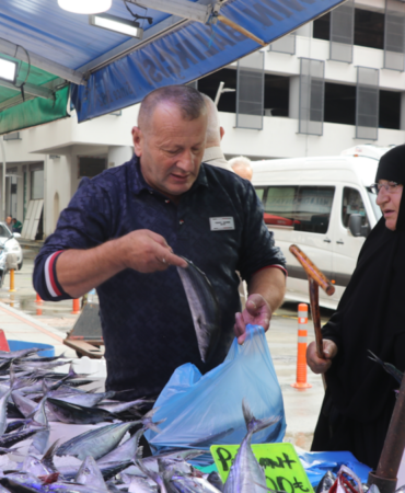 Rize'de Palamut Fiyatları Tezgahlarda 50 ile 100 Lira Arasında Değişiyor