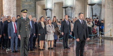 Muayenehaneler Derneği 1 Ekim Ulusal Muayenehane Hekimleri Gününde Anıtkabir'i Ziyaret Etti