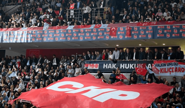 Muratpaşa Belediye Başkanı Ümit Uysal CHP Genel Başkanlığına Aday Olacağını Açıkladı