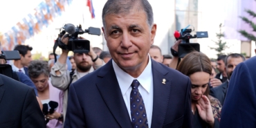 İzmir Büyükşehir Belediye Başkanı Cemil Tugay Tehdit İddialarına TRT Yayınında Yanıt Verdi