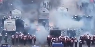 Arnavutluk'ta öğrenci eylemlerine diyalog çağrısı