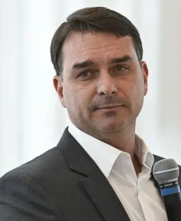 Brezilya'da Seçimi Kaybeden Flavio Bolsonaro'nun Pasaport Kararına Rağmen ABD'ye Kaçtığı İddia Edildi