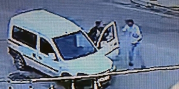 Adana'da Durdurduğu Hafif Ticari Aracı Gasbeden Şüpheli Kaza Yapınca Tutuklandı